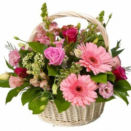 K009 FLOWER BASKET WITH MIXED FLOWERS
